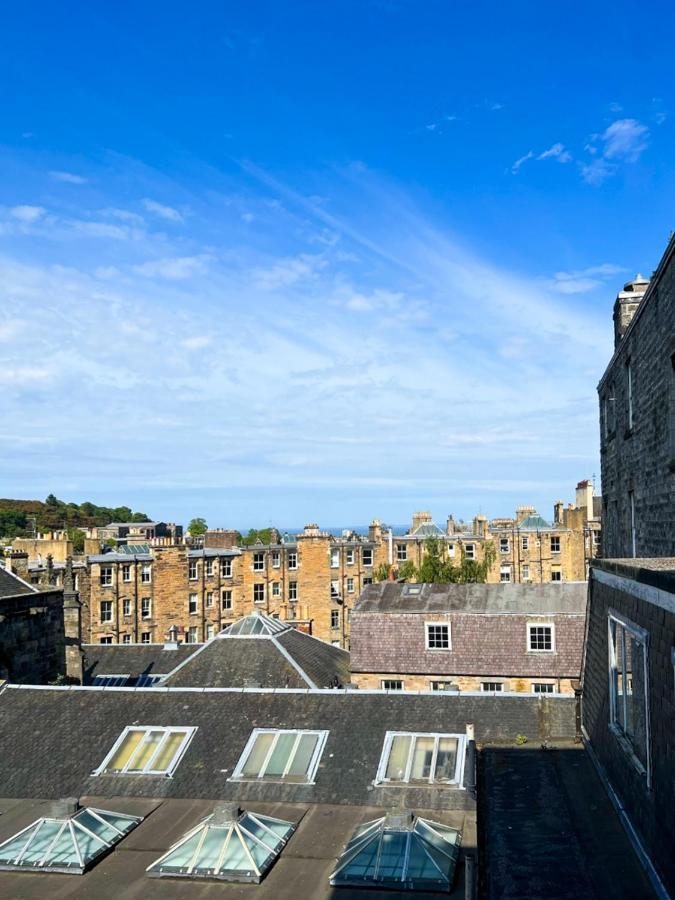 Lively & Energetic 2Br On The Royal Mile Apartamento Edimburgo Exterior foto